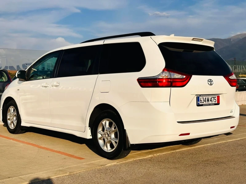 Toyota Sienna, снимка 12 - Автомобили и джипове - 47021208