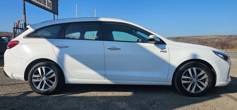 Hyundai I30 1.6 CRDI Business SW 110 hp, снимка 5 - Автомобили и джипове - 49009048