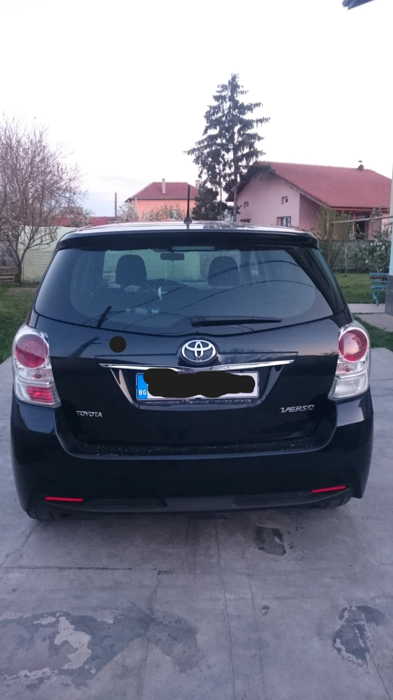 Toyota Verso Комби, снимка 4 - Автомобили и джипове - 49315004