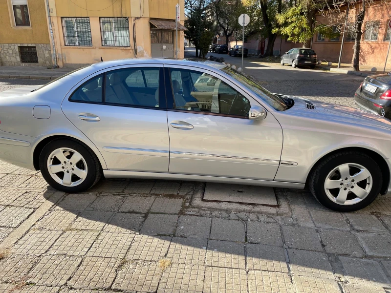 Mercedes-Benz E 240, снимка 5 - Автомобили и джипове - 52547245