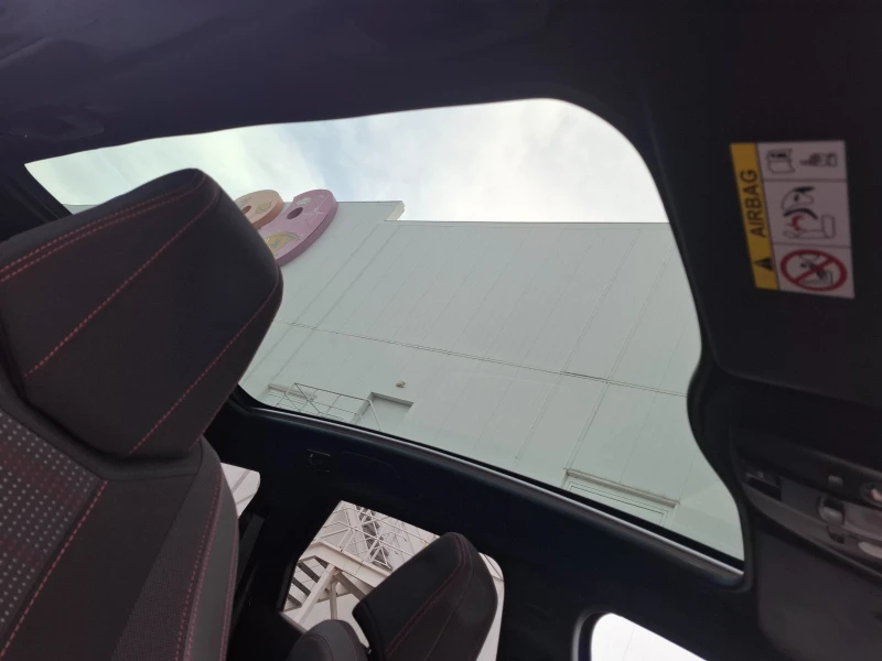 Peugeot 308 2.0HDI GT-line Navi Панорама, снимка 11 - Автомобили и джипове - 52545077