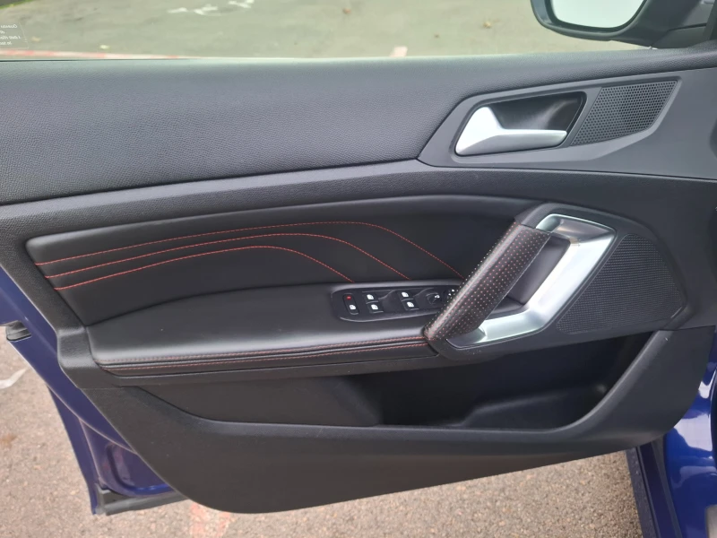 Peugeot 308 2.0HDI GT-line Navi Панорама, снимка 7 - Автомобили и джипове - 52545077