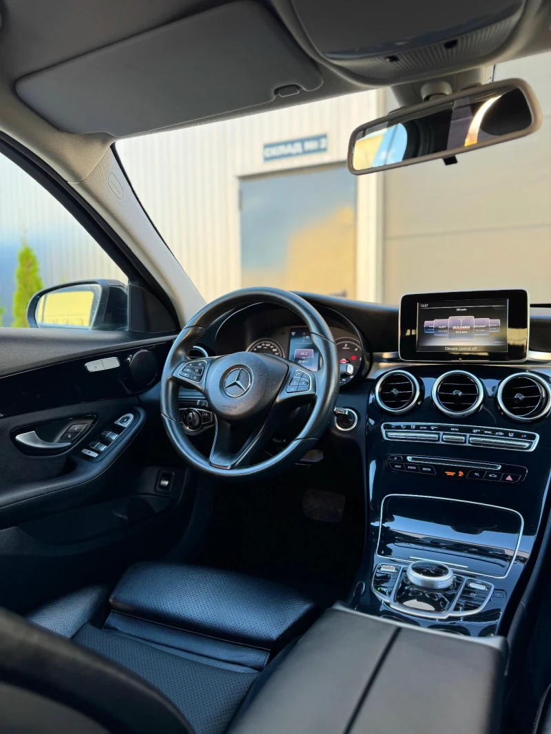 Mercedes-Benz C 220 AMG Line, снимка 11 - Автомобили и джипове - 52552985
