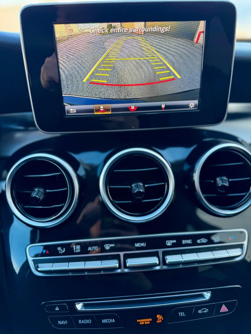 Mercedes-Benz C 220 AMG Line, снимка 15 - Автомобили и джипове - 52552985