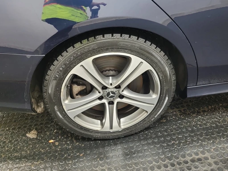 Mercedes-Benz E 400 * CARFAX * BURMESTER * ВТОРИ КОМПЛЕКТ ГУМИ, снимка 10 - Автомобили и джипове - 53228773