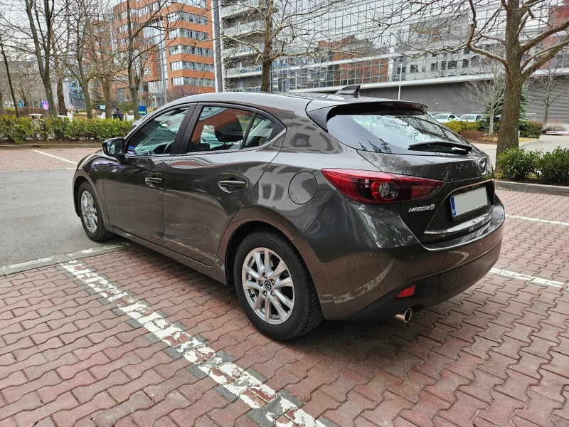 Mazda 3 Гаражна, CarPlay/Android Auto, снимка 2 - Автомобили и джипове - 53479506