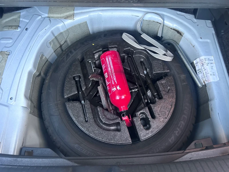 VW Polo 1.0 TURBO 95HP , снимка 14 - Автомобили и джипове - 53503003