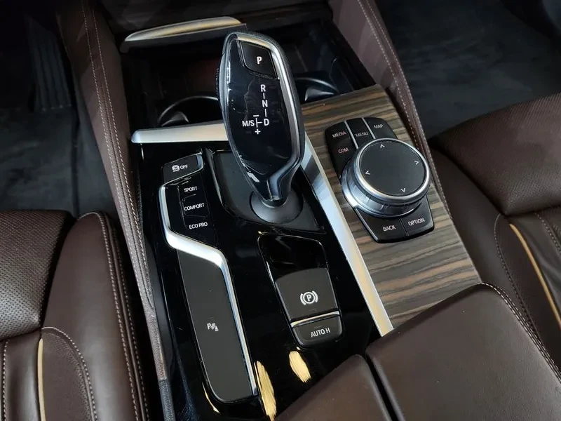 BMW 530 I LUXURY PLUS, снимка 9 - Автомобили и джипове - 55278103