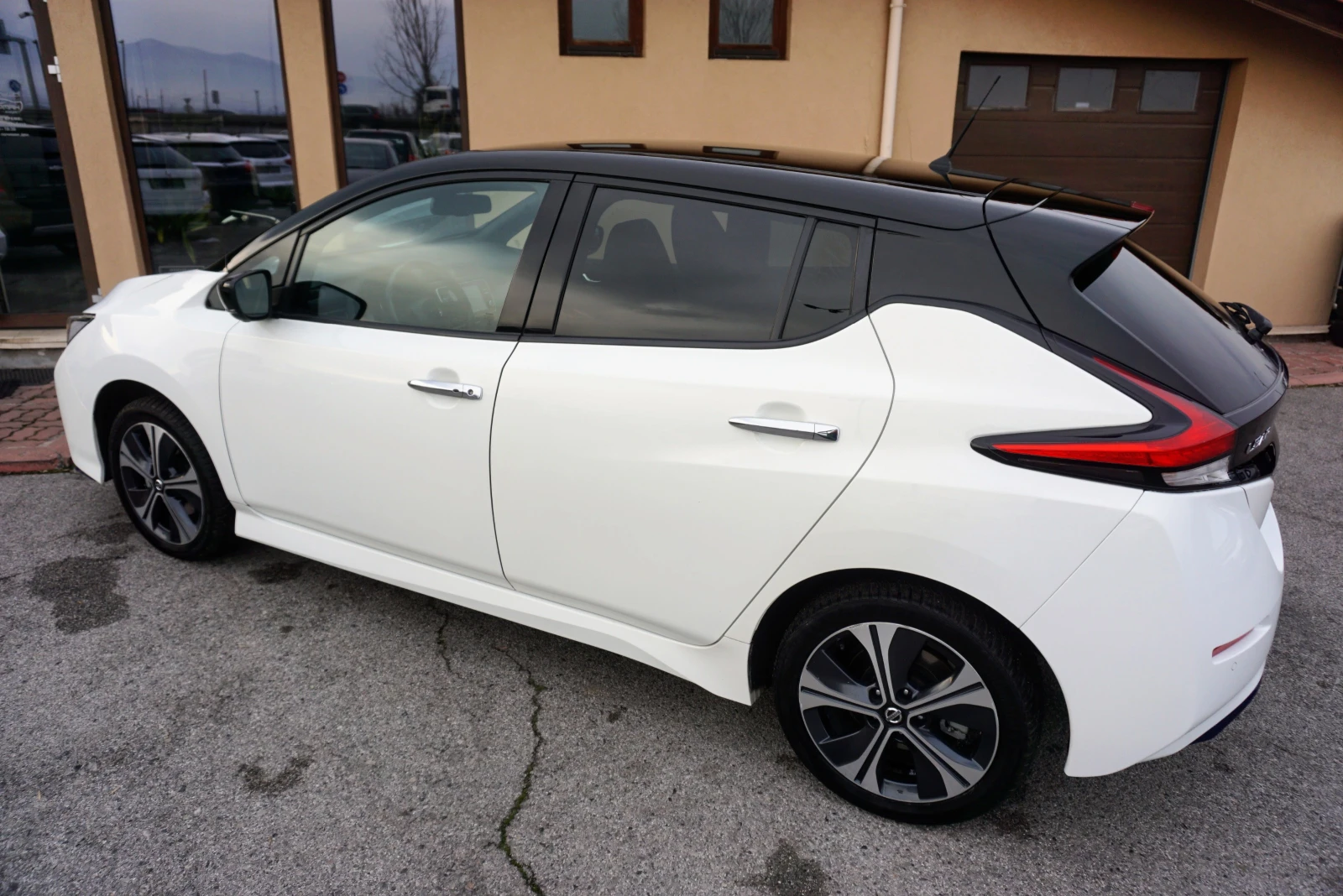 Nissan Leaf  62kW N-CONNECTA - изображение 4