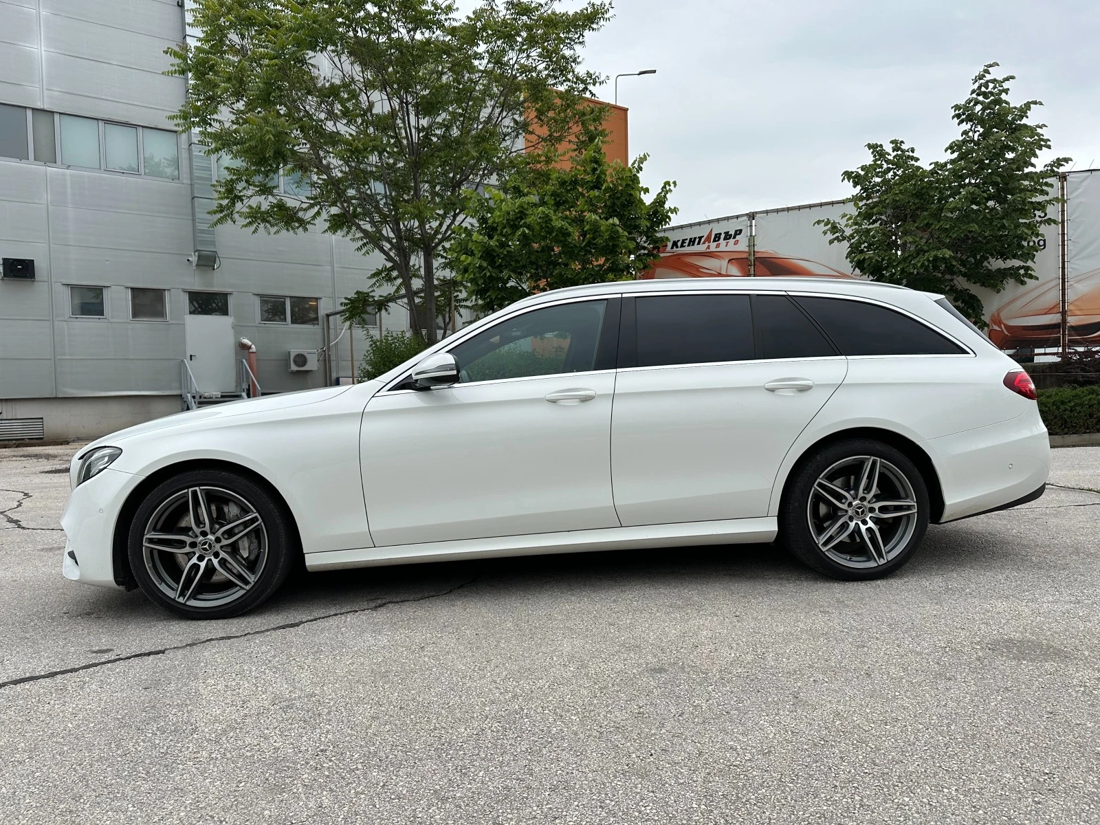 Mercedes-Benz E 350 AMG/4 matic/FULL - изображение 2