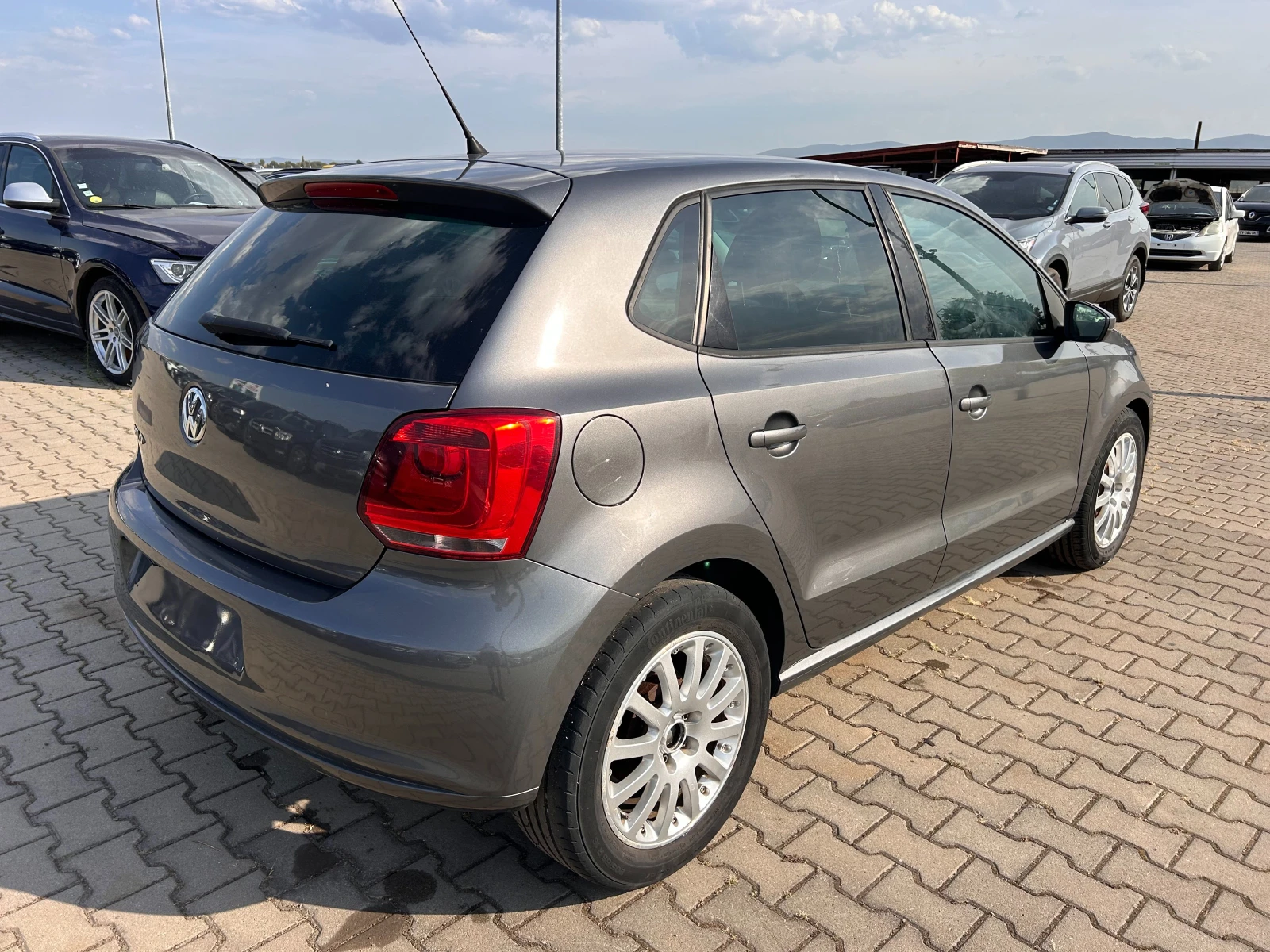 VW Polo 1.2i EURO 5 ЛИЗИНГ - изображение 6