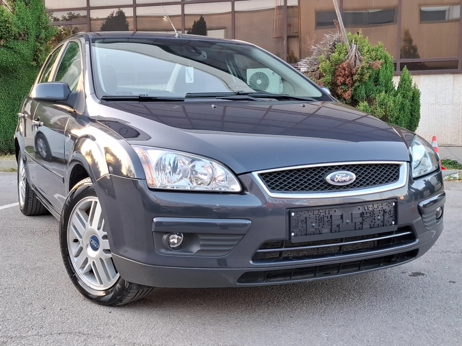 Ford Focus 2.0i 16v * КЛИМАТРОНИК * АВТОМАТИК * ЛИЗИНГ *  - изображение 7