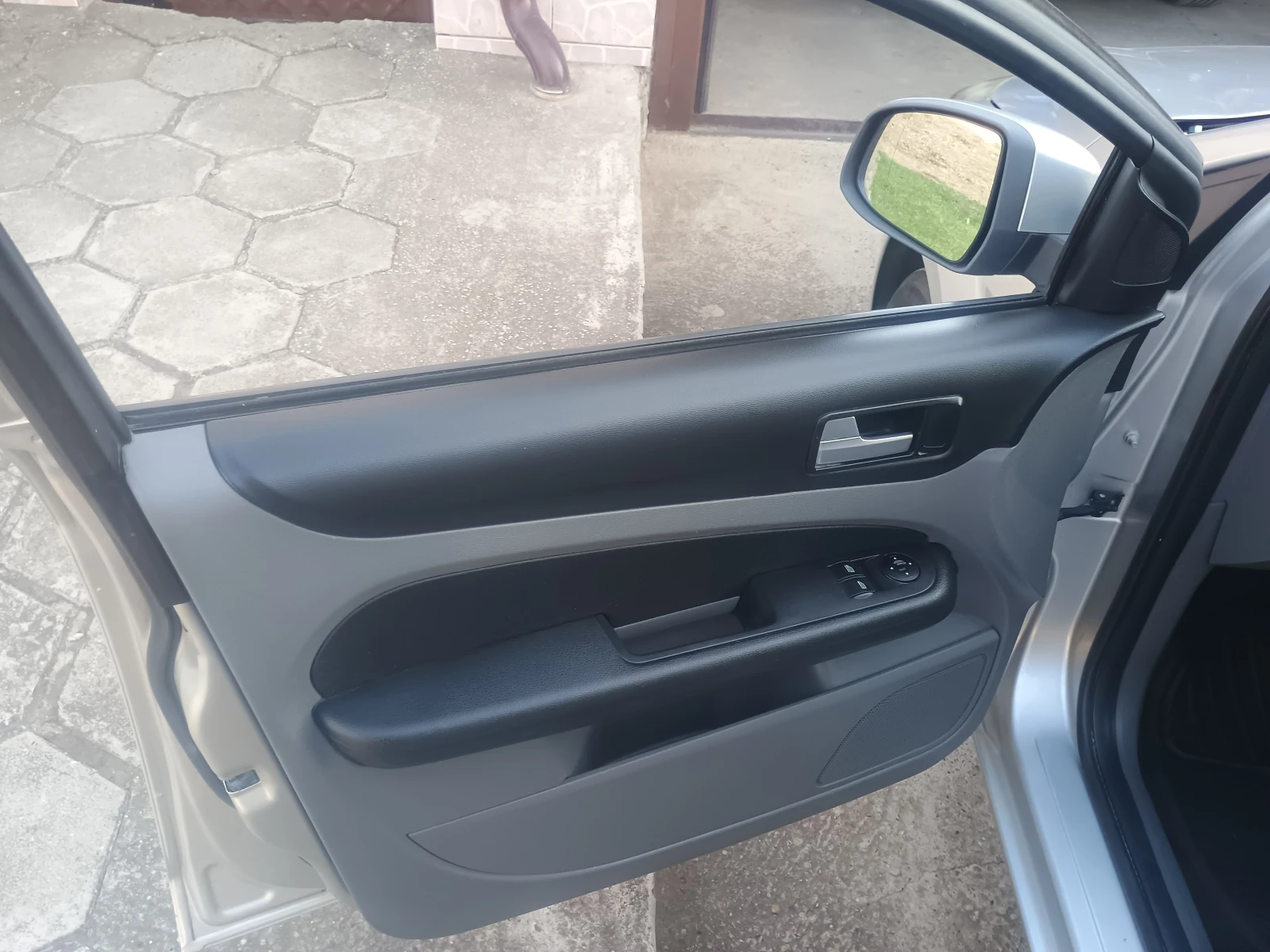 Ford Focus 1.6i feislift - изображение 9