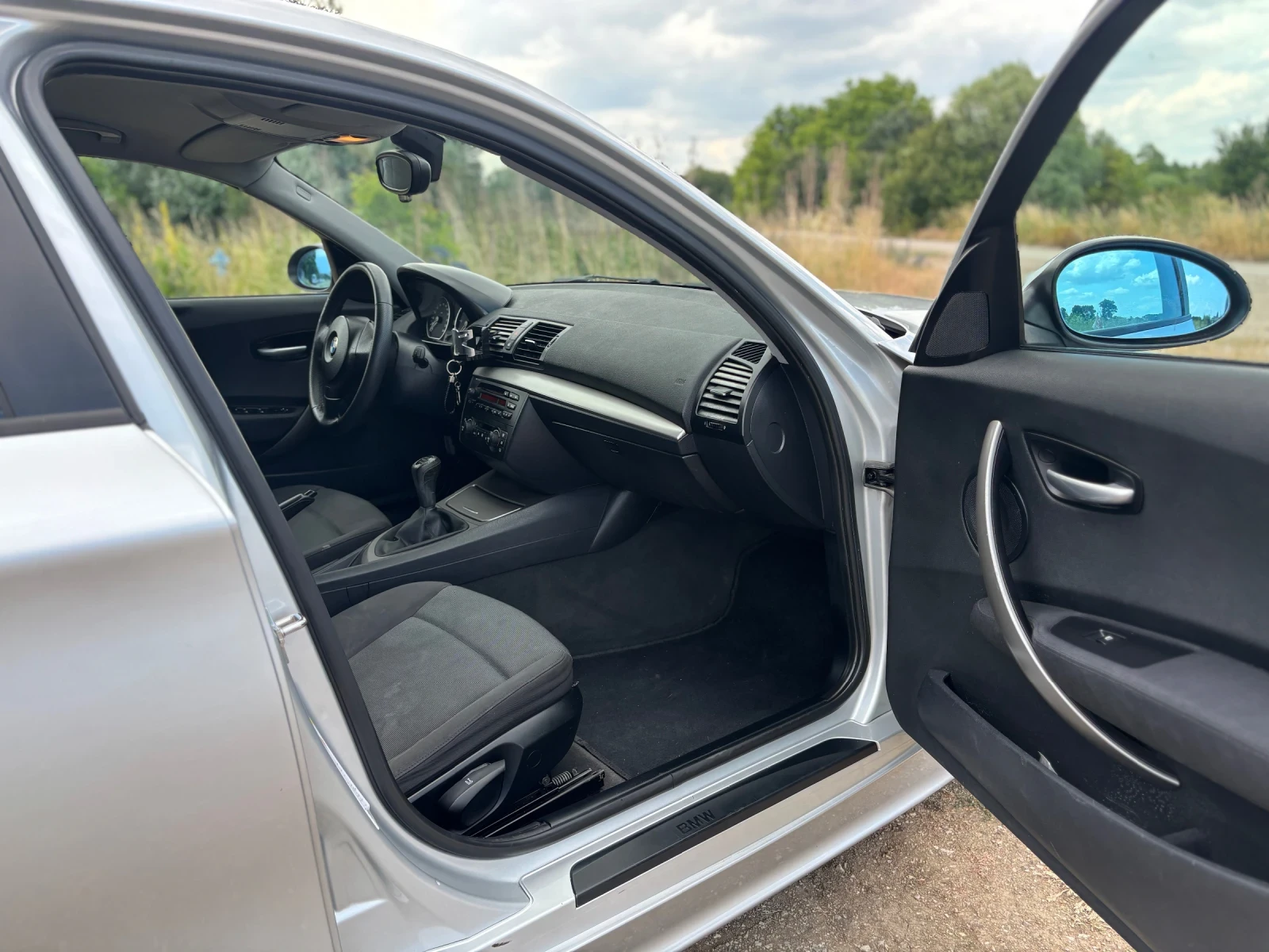 BMW 118 2.0 D - 122 к.с. - изображение 7