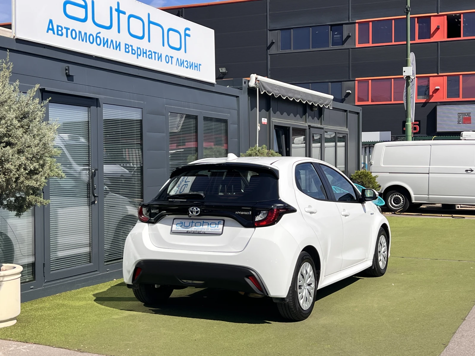 Toyota Yaris FANCY/HYBRID/1.5vvt-i/115K.C./Е-CVT AT/ГАРАНЦИЯ - изображение 4