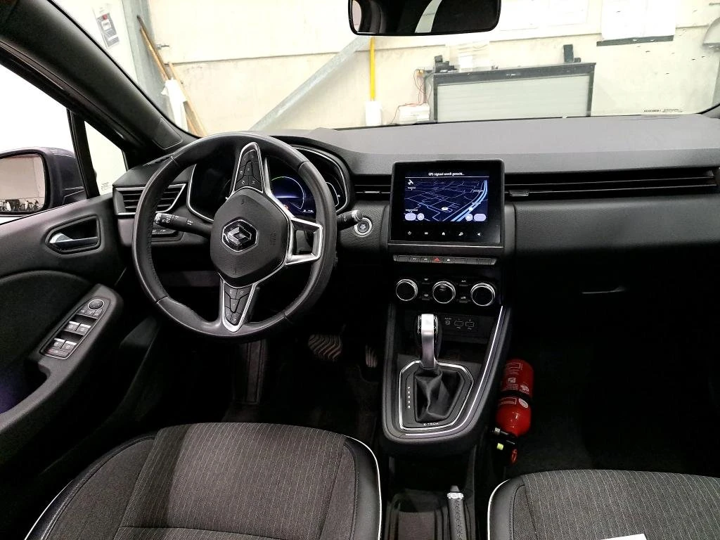 Renault Clio 1.6i Intens АВТОМАТИК - изображение 3