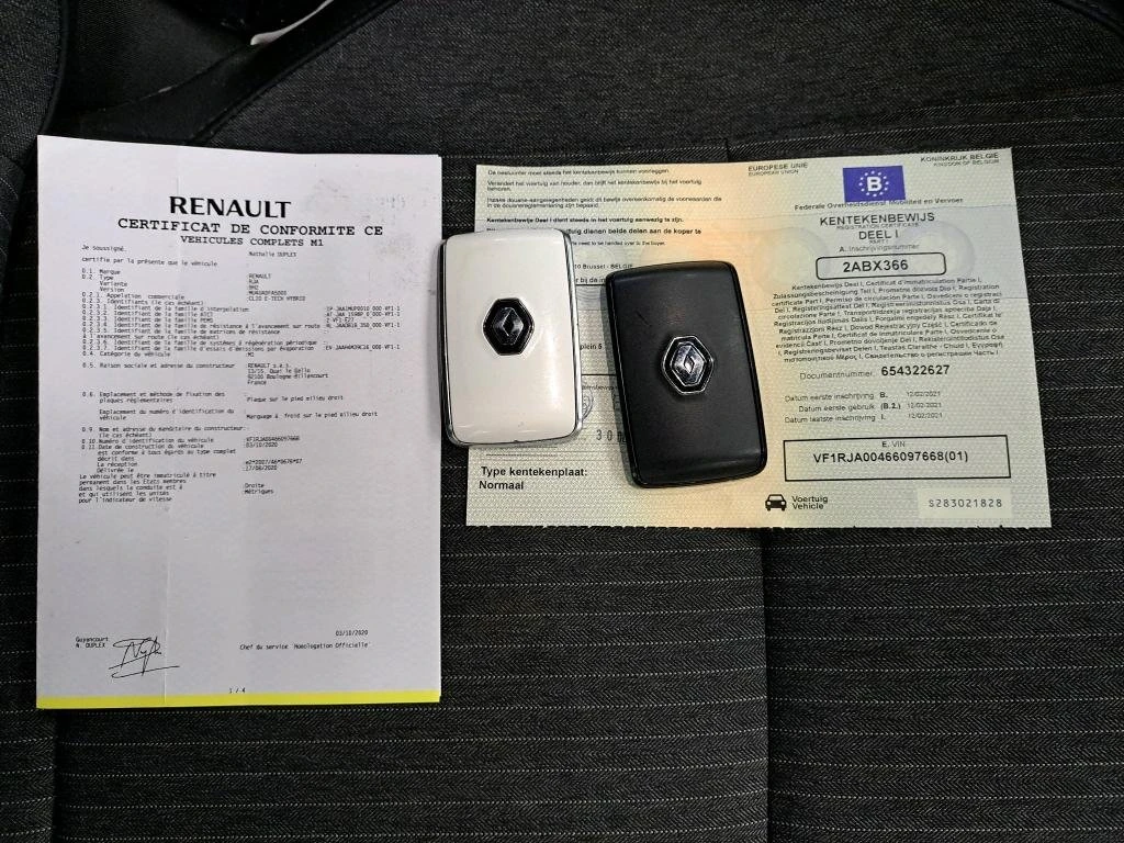 Renault Clio 1.6i Intens АВТОМАТИК - изображение 7