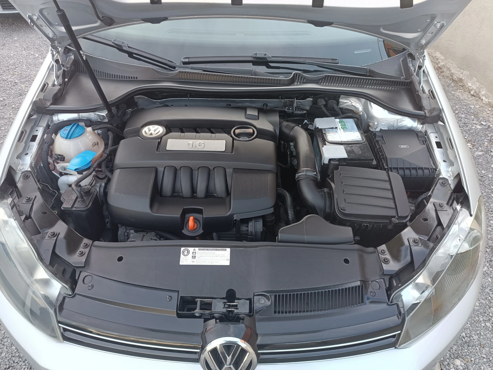 VW Golf 1.6i/102k.c/EURO 5, снимка 14 - Автомобили и джипове - 53758828