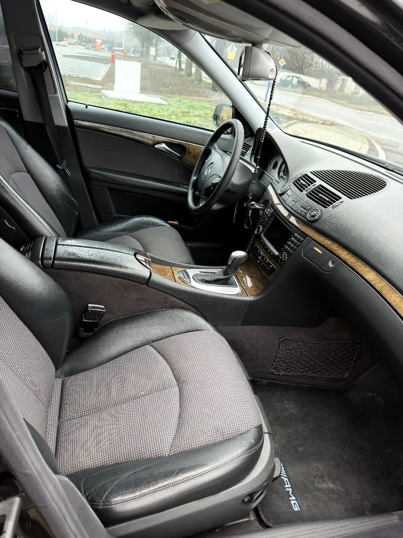 Mercedes-Benz E 320, снимка 7 - Автомобили и джипове - 53836102