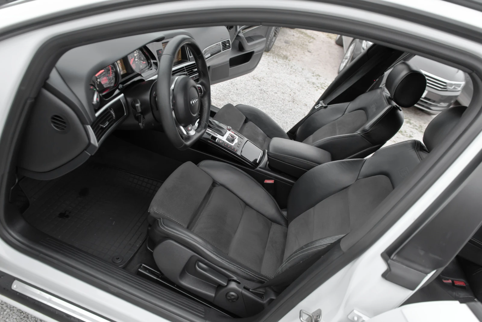 Audi A6 3xS-line guattro, снимка 12 - Автомобили и джипове - 53908324