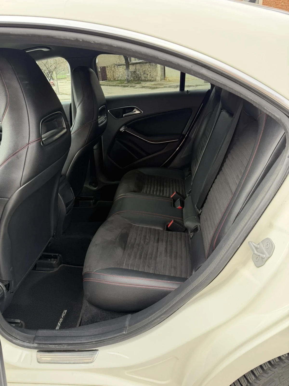 Mercedes-Benz CLA 220, снимка 9 - Автомобили и джипове - 53926016