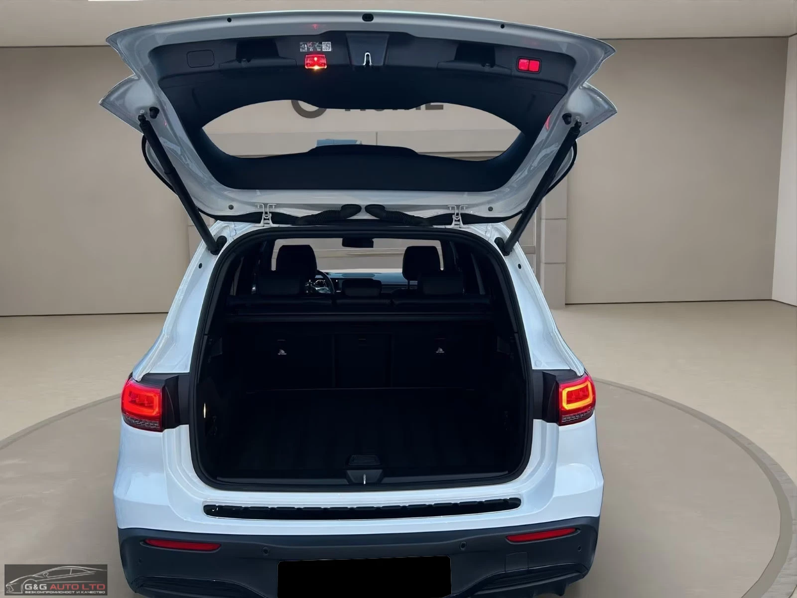 Mercedes-Benz EQB 300/4MATIC/228HP/AMG/NIGHT/360/MEMO/LED/976g, снимка 16 - Автомобили и джипове - 53964484