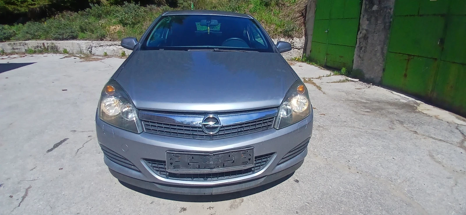 Opel Astra 1.6 GTC ECOTEK, снимка 8 - Автомобили и джипове - 54726326