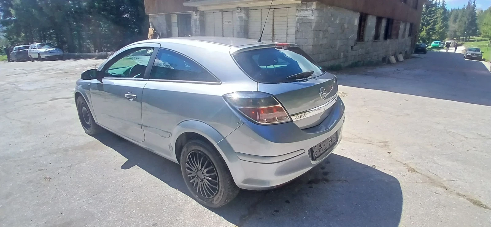 Opel Astra 1.6 GTC ECOTEK, снимка 3 - Автомобили и джипове - 54726326