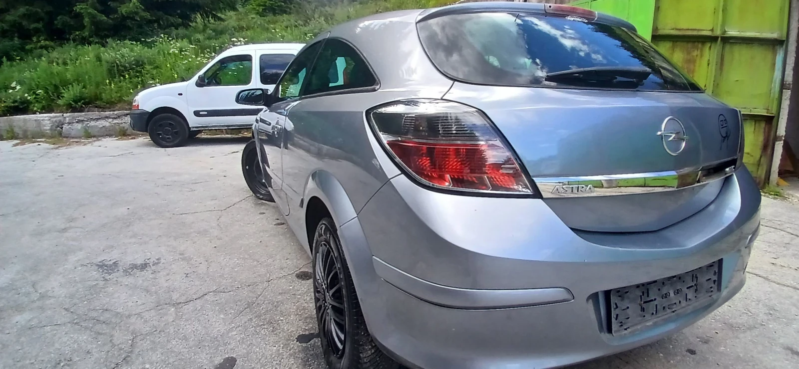 Opel Astra 1.6 GTC ECOTEK, снимка 4 - Автомобили и джипове - 55086239