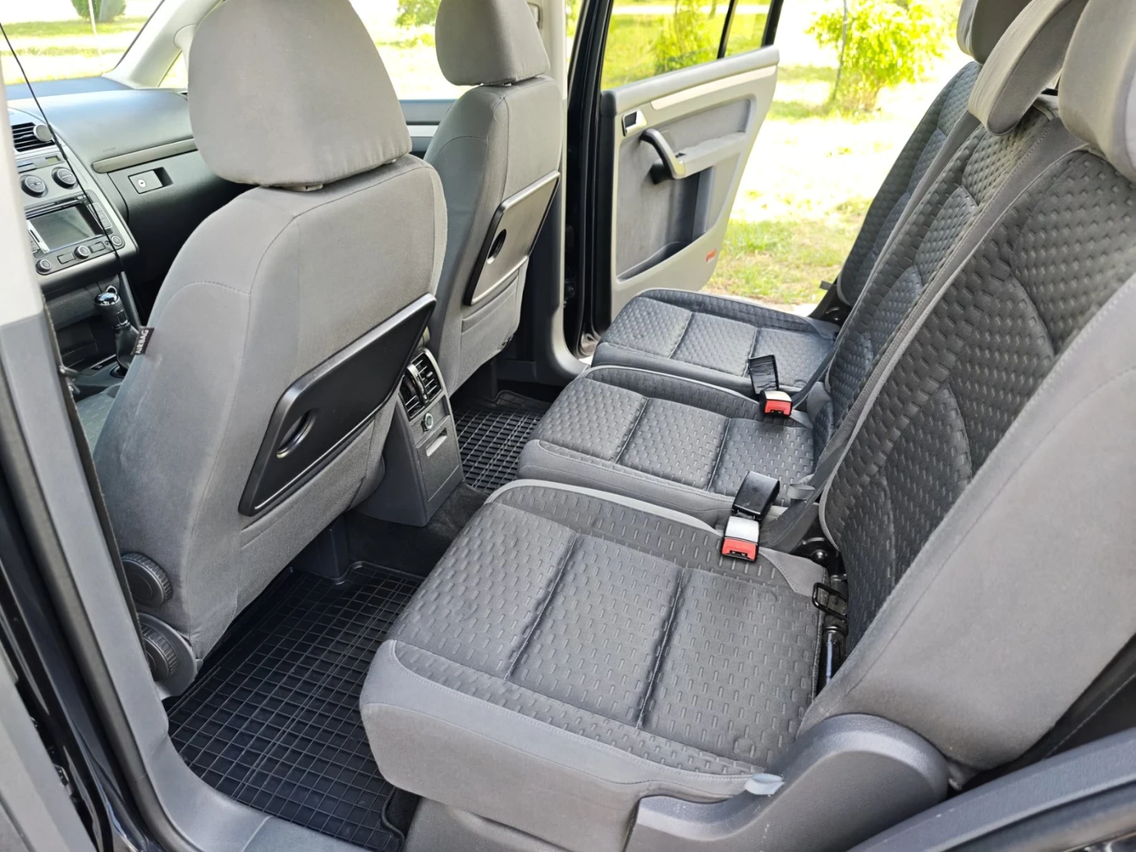 VW Touran 1.4 tsi ecofuel, снимка 12 - Автомобили и джипове - 54972312