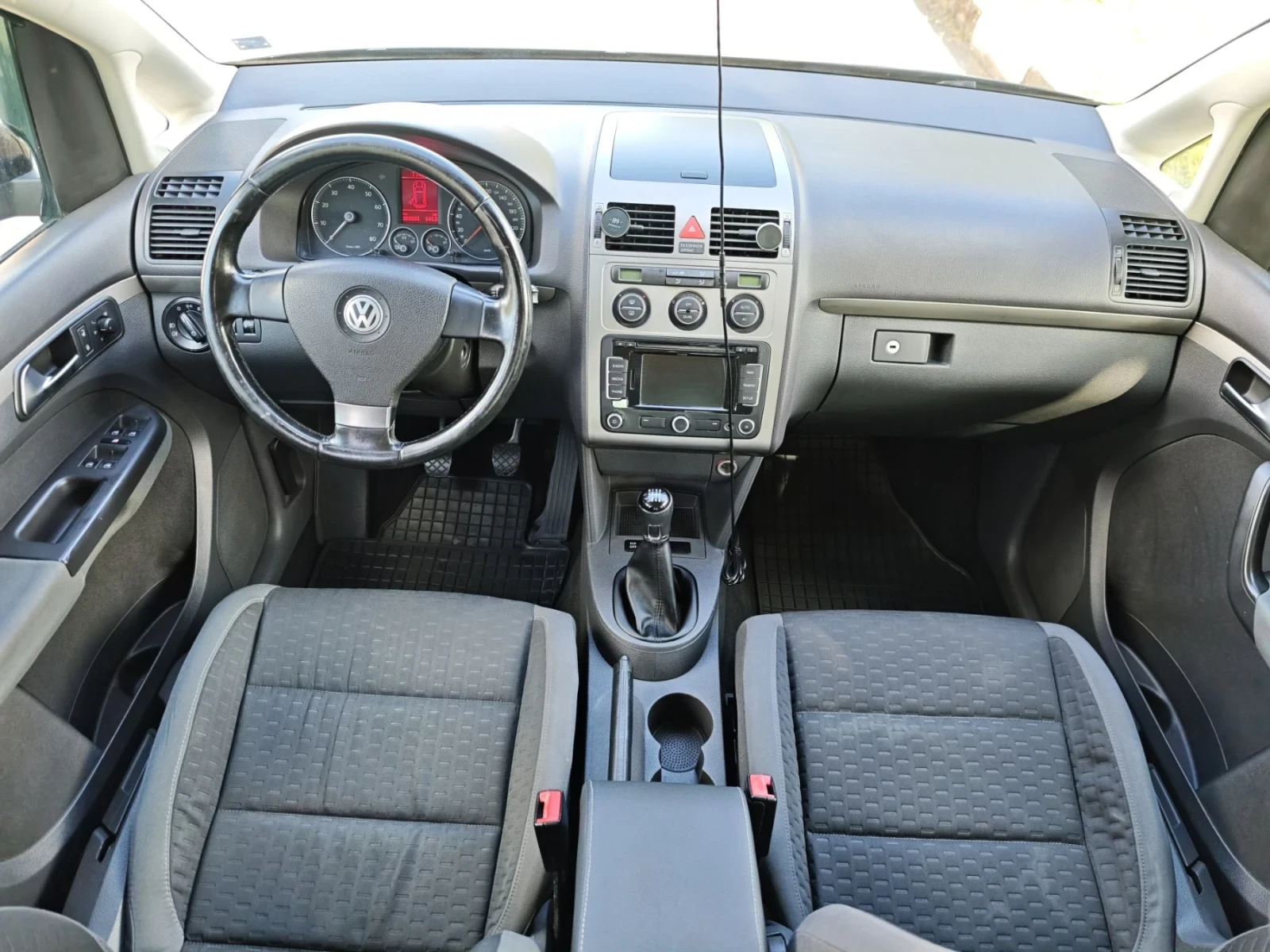 VW Touran 1.4 tsi ecofuel, снимка 10 - Автомобили и джипове - 54972312