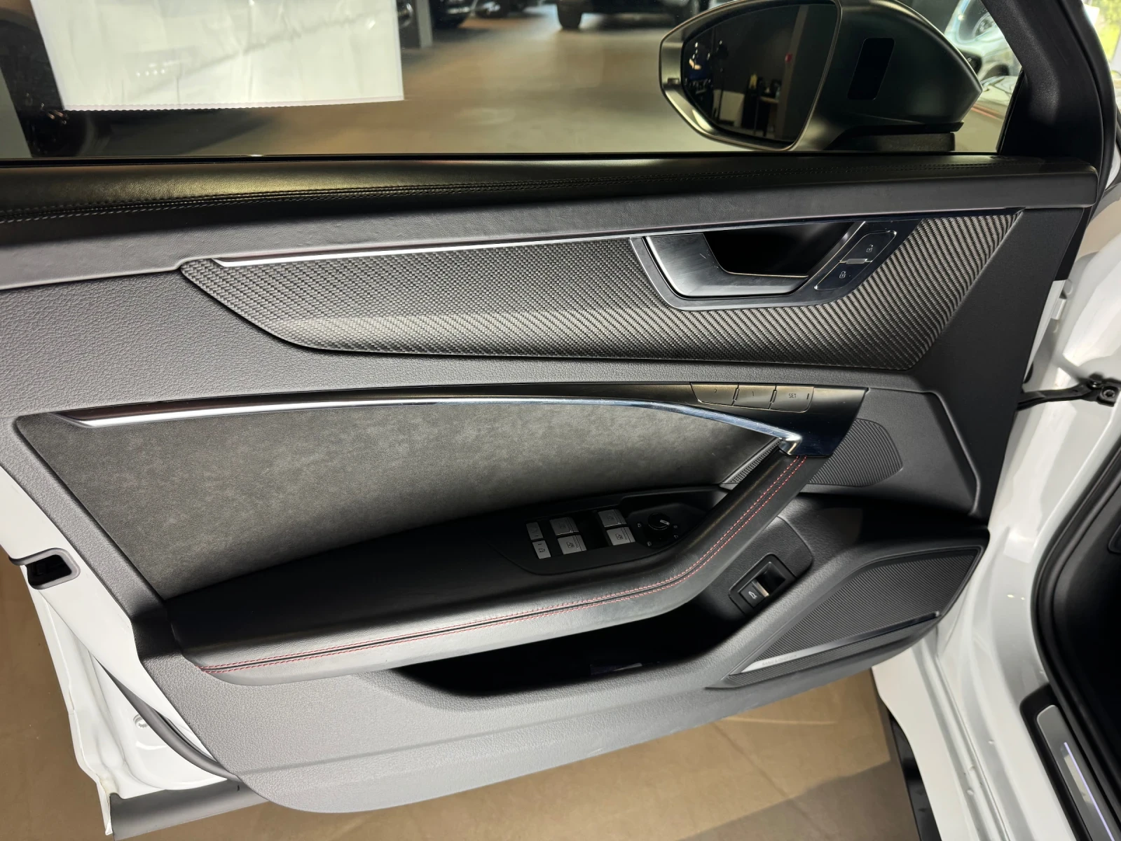 Audi Rs6, снимка 6 - Автомобили и джипове - 55550368