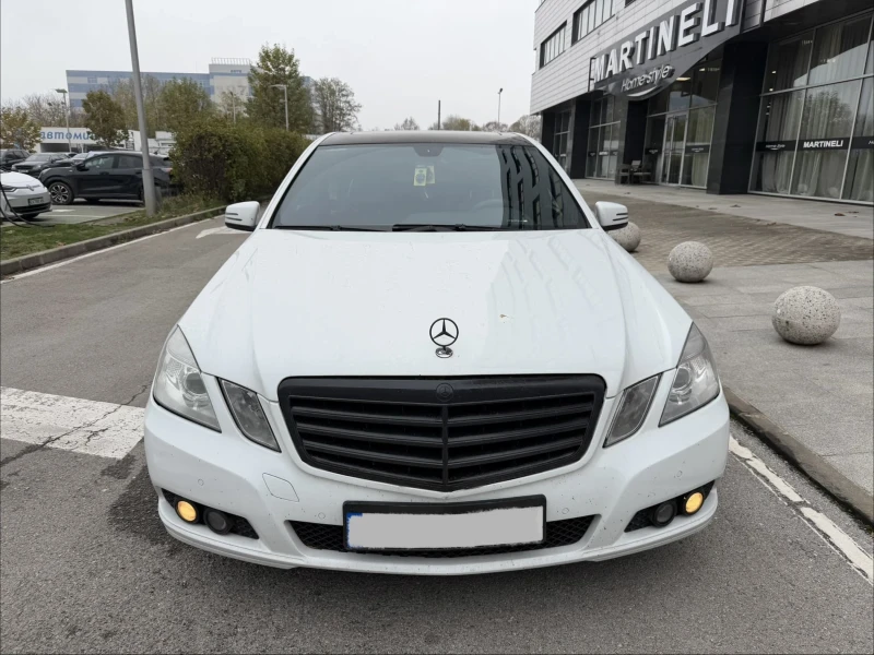 Mercedes-Benz E 220 Алкантара* Кожа* Подгрев, снимка 3 - Автомобили и джипове - 50743649