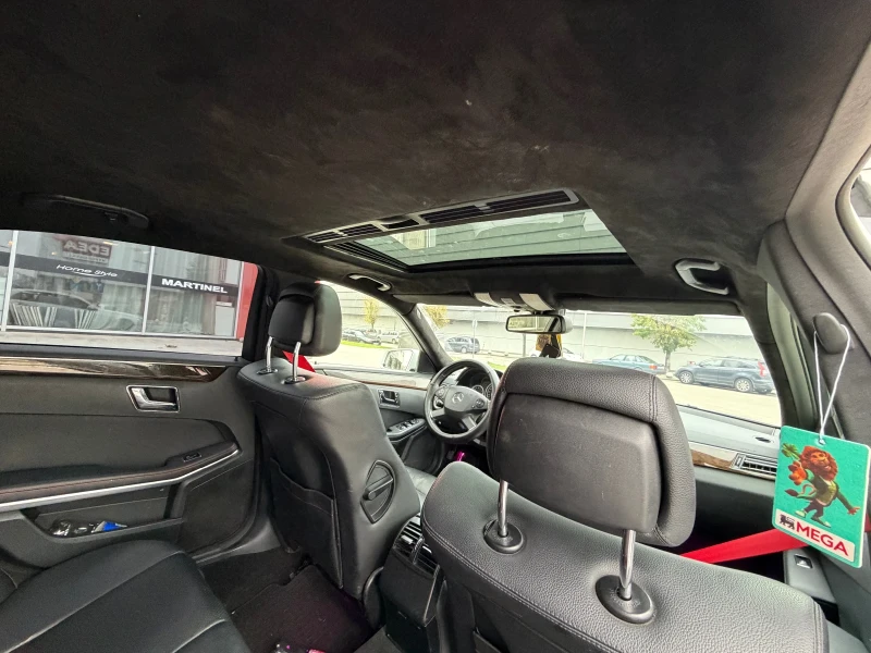 Mercedes-Benz E 220 Алкантара* Кожа* Подгрев, снимка 8 - Автомобили и джипове - 50743649