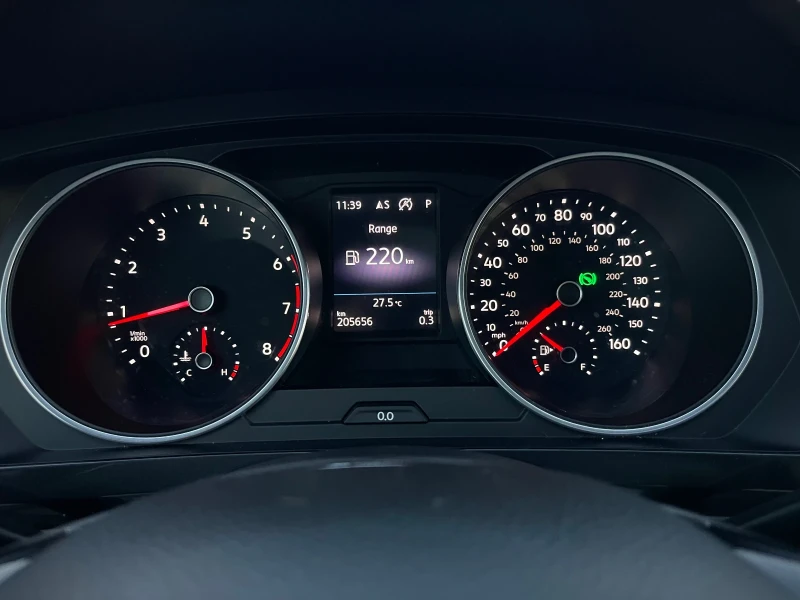 VW Tiguan 4x4, снимка 17 - Автомобили и джипове - 51758383