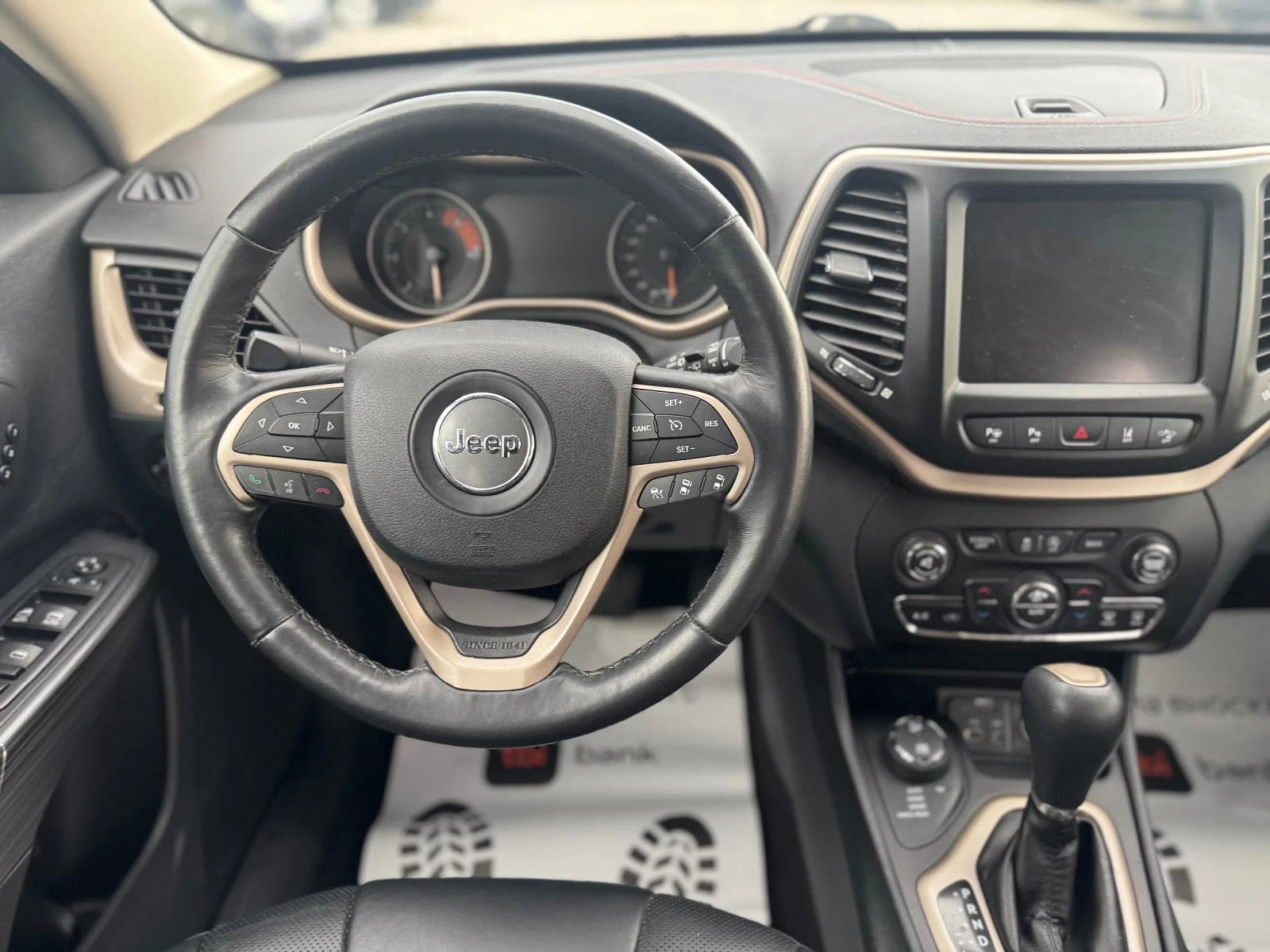 Jeep Cherokee 2.2CRDI* OVERLAND*  - изображение 8
