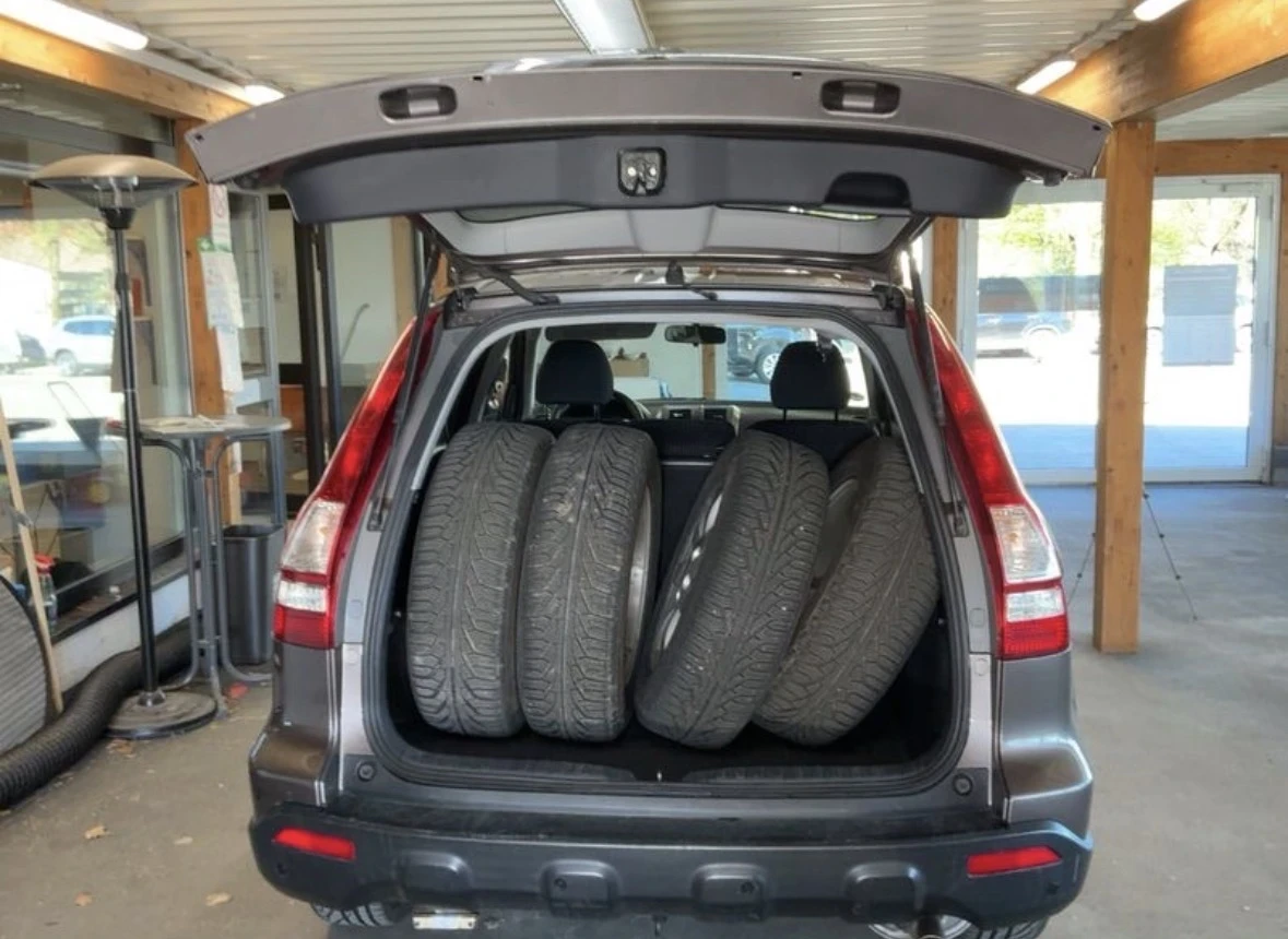 Honda Cr-v 2.4 i-VTEC Exclusive Edition 4x4 Сервизна история!, снимка 14 - Автомобили и джипове - 54394626