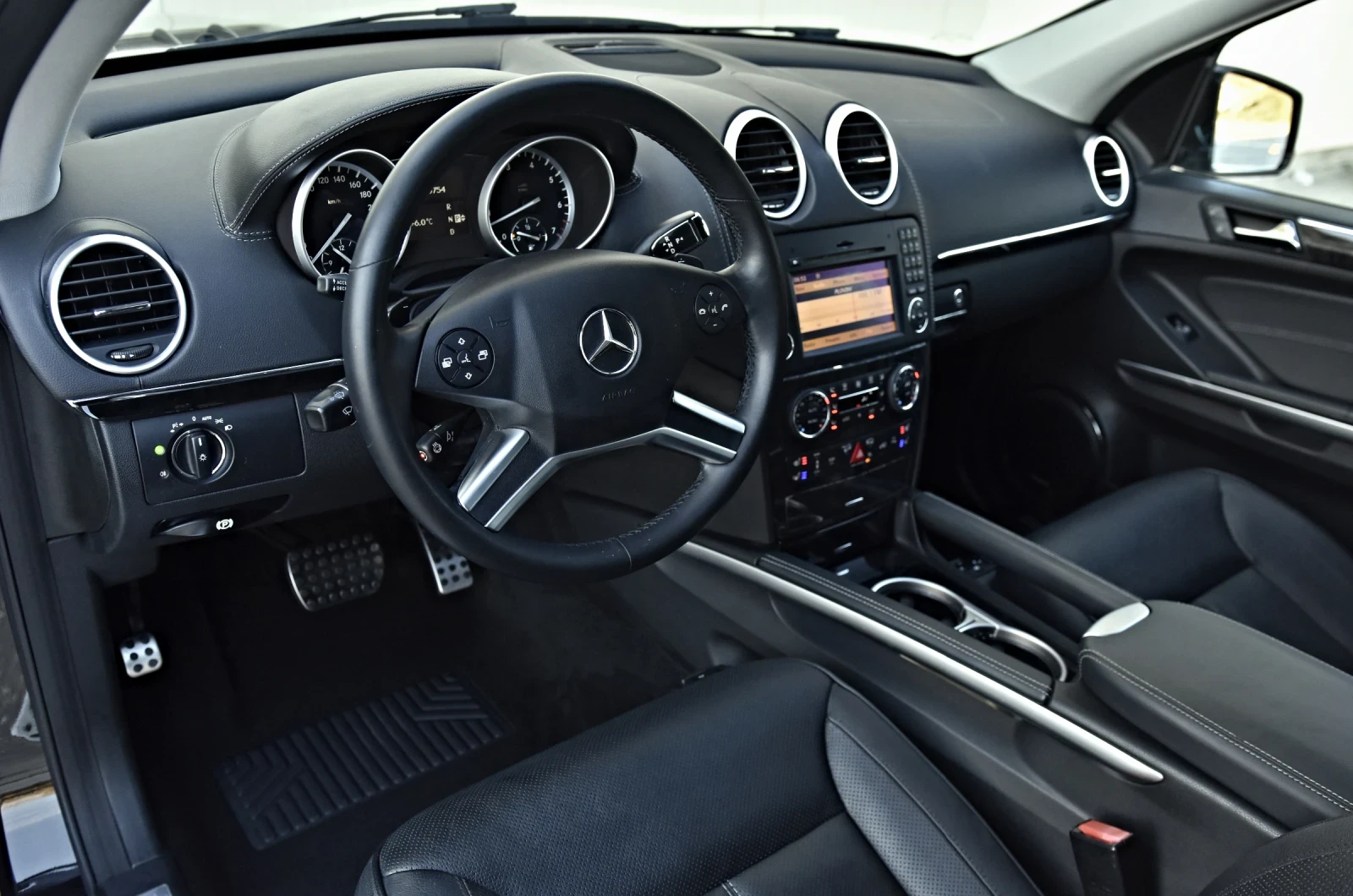 Mercedes-Benz GL 500 Grand edition full maxx, снимка 7 - Автомобили и джипове - 54650465