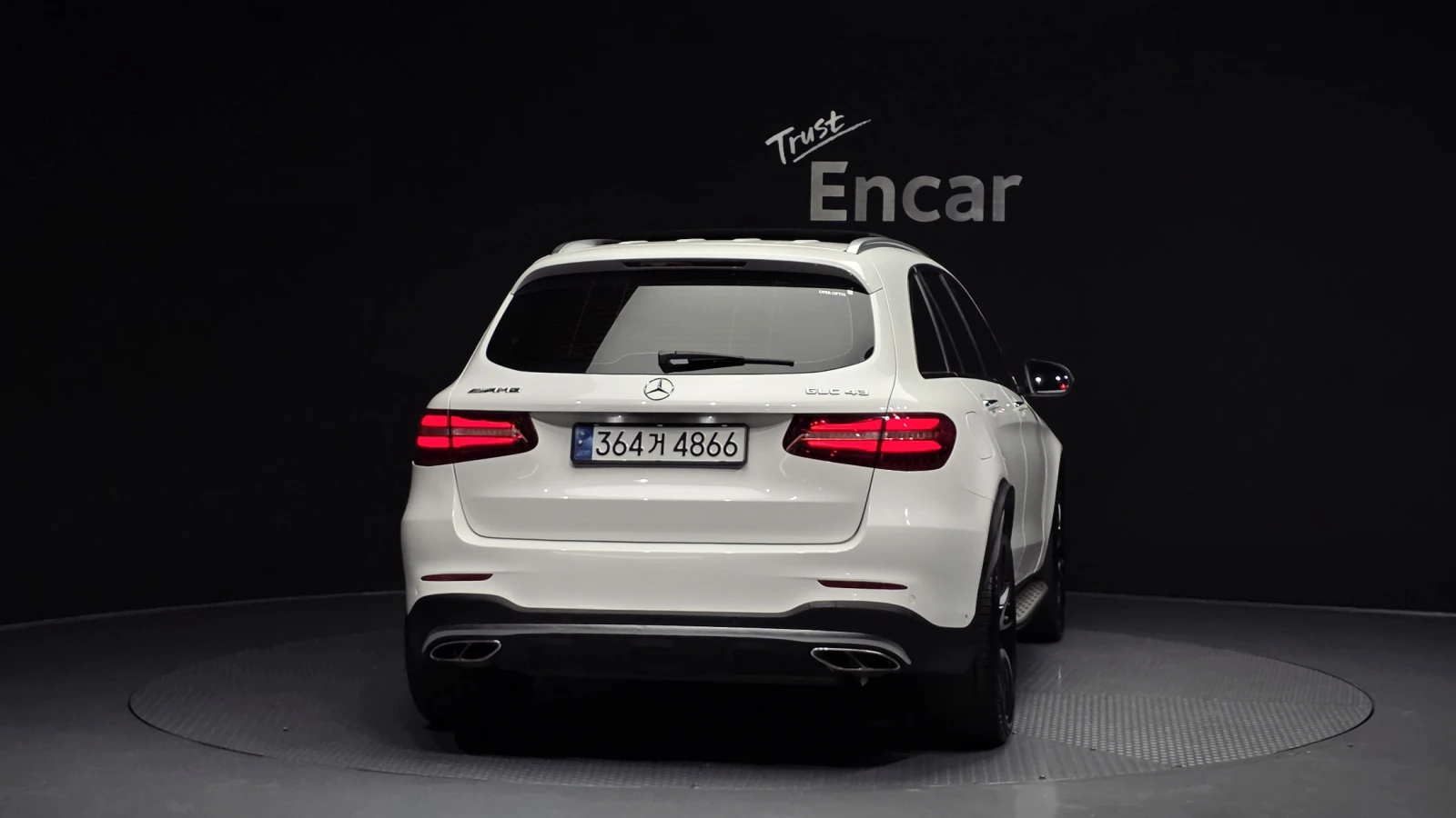 Mercedes-Benz GLC 43 AMG BURMASTER* HEAD-UP* 360* CARBON* PANO* КРАЙНА ЦЕНА, снимка 2 - Автомобили и джипове - 54701239