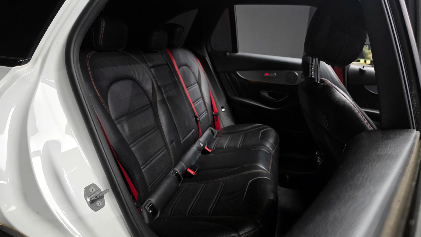 Mercedes-Benz GLC 43 AMG BURMASTER* HEAD-UP* 360* CARBON* PANO* КРАЙНА ЦЕНА, снимка 16 - Автомобили и джипове - 54701239
