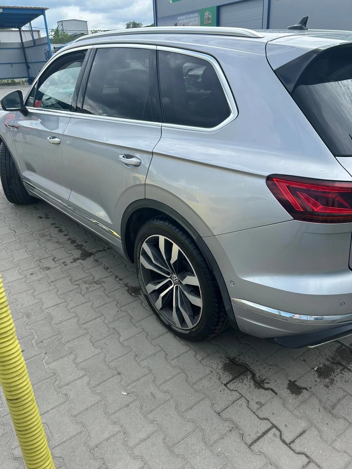VW Touareg 3.0 TDI V6, снимка 3 - Автомобили и джипове - 54808783