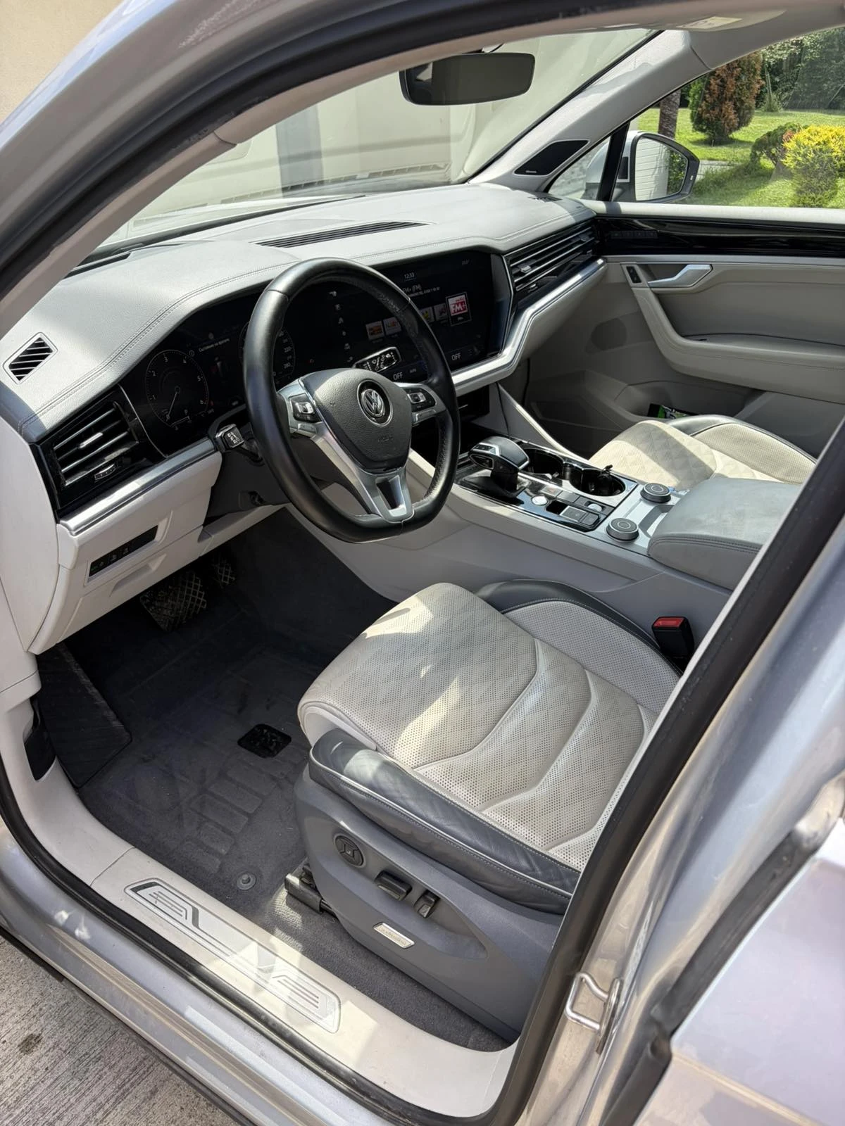 VW Touareg 3.0 TDI V6, снимка 7 - Автомобили и джипове - 54808783