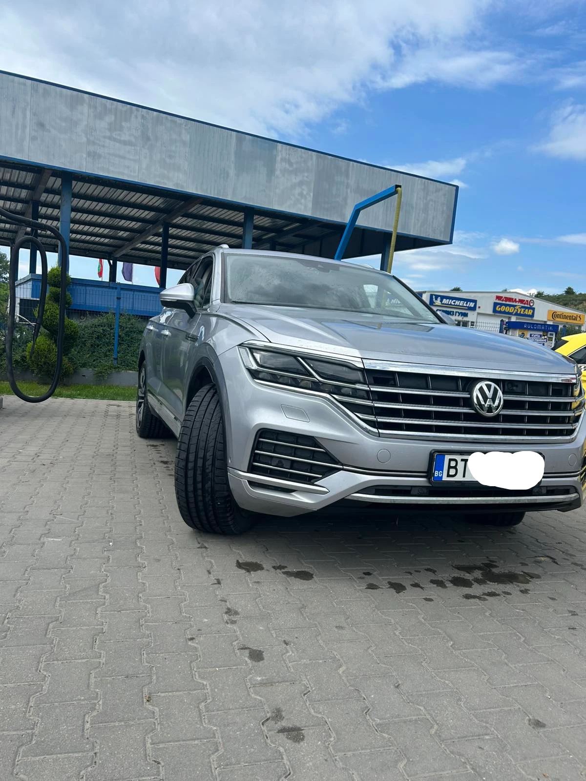 VW Touareg 3.0 TDI V6, снимка 2 - Автомобили и джипове - 54808783