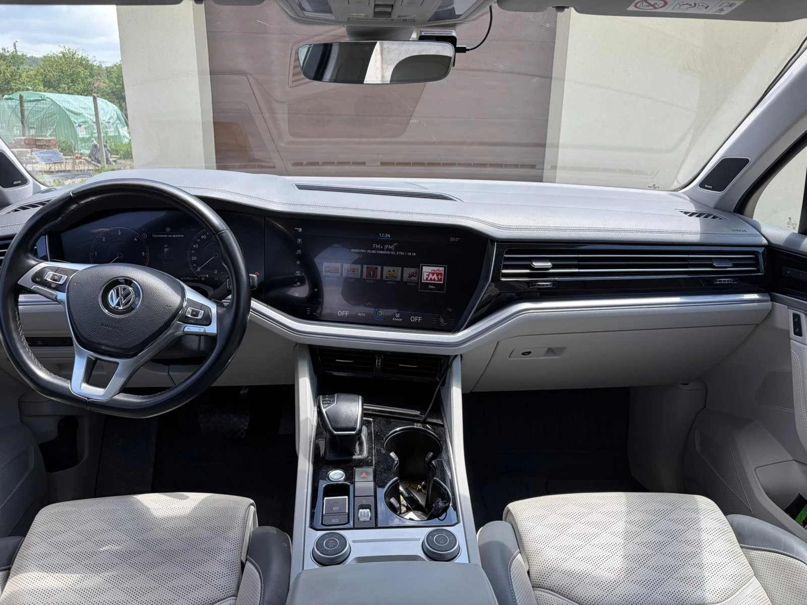 VW Touareg 3.0 TDI V6, снимка 8 - Автомобили и джипове - 54808783