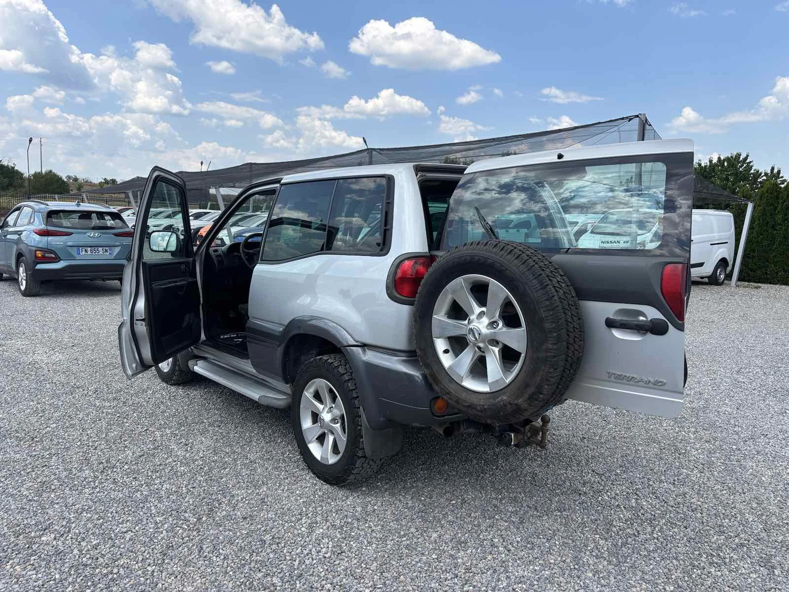Nissan Terrano 3.0.154.Кс, снимка 7 - Автомобили и джипове - 55162829