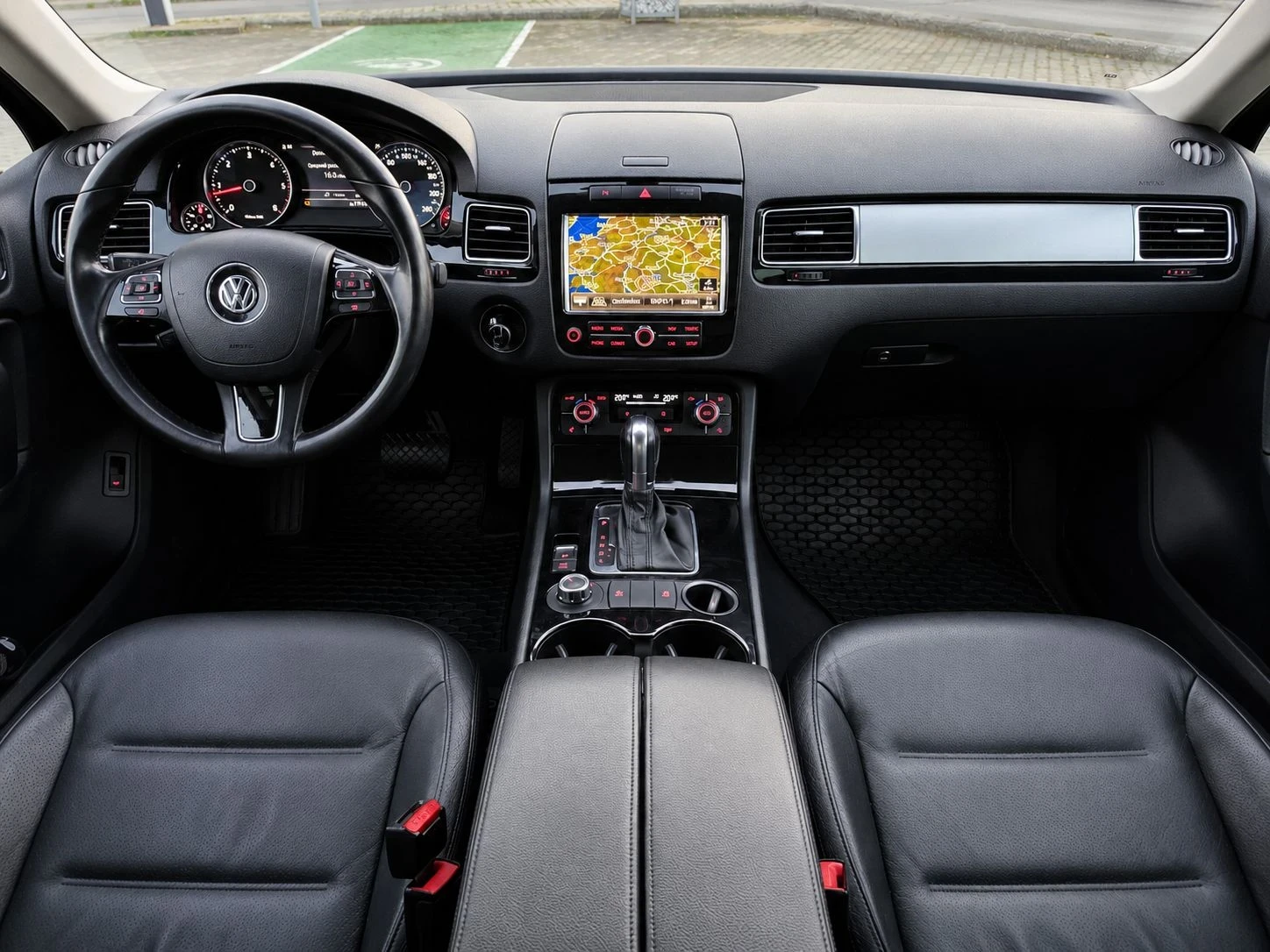 VW Touareg, снимка 10 - Автомобили и джипове - 55631522
