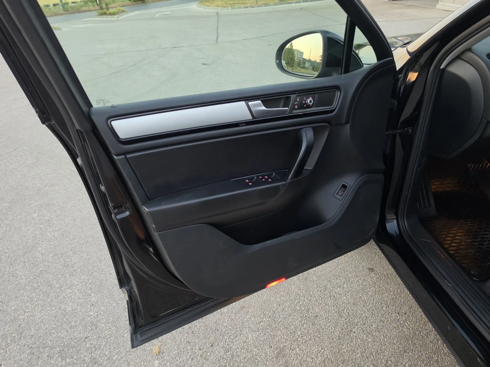 VW Touareg, снимка 13 - Автомобили и джипове - 55631522
