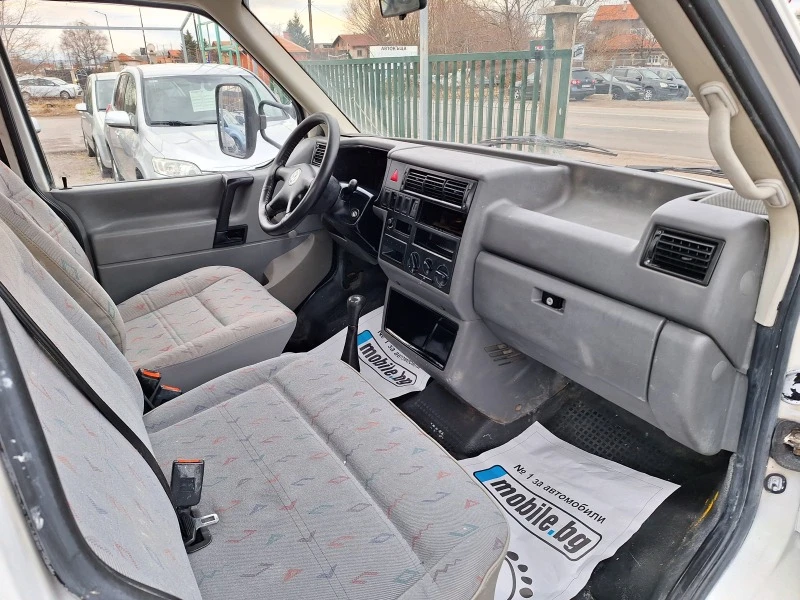 VW Transporter 2.5 tdi 102ks bordovi!, снимка 11 - Бусове и автобуси - 43674419