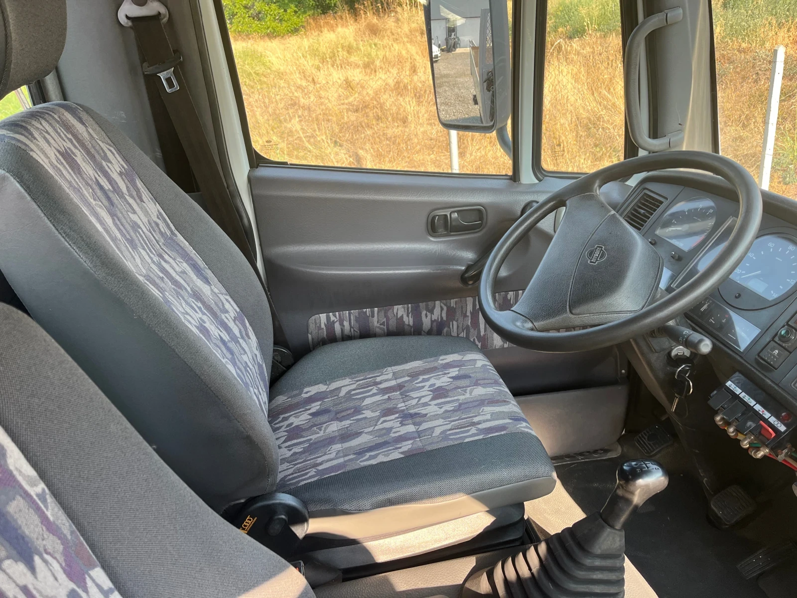 Nissan Atleon 4.0D Самосвал с Кран !, снимка 15 - Камиони - 55747265