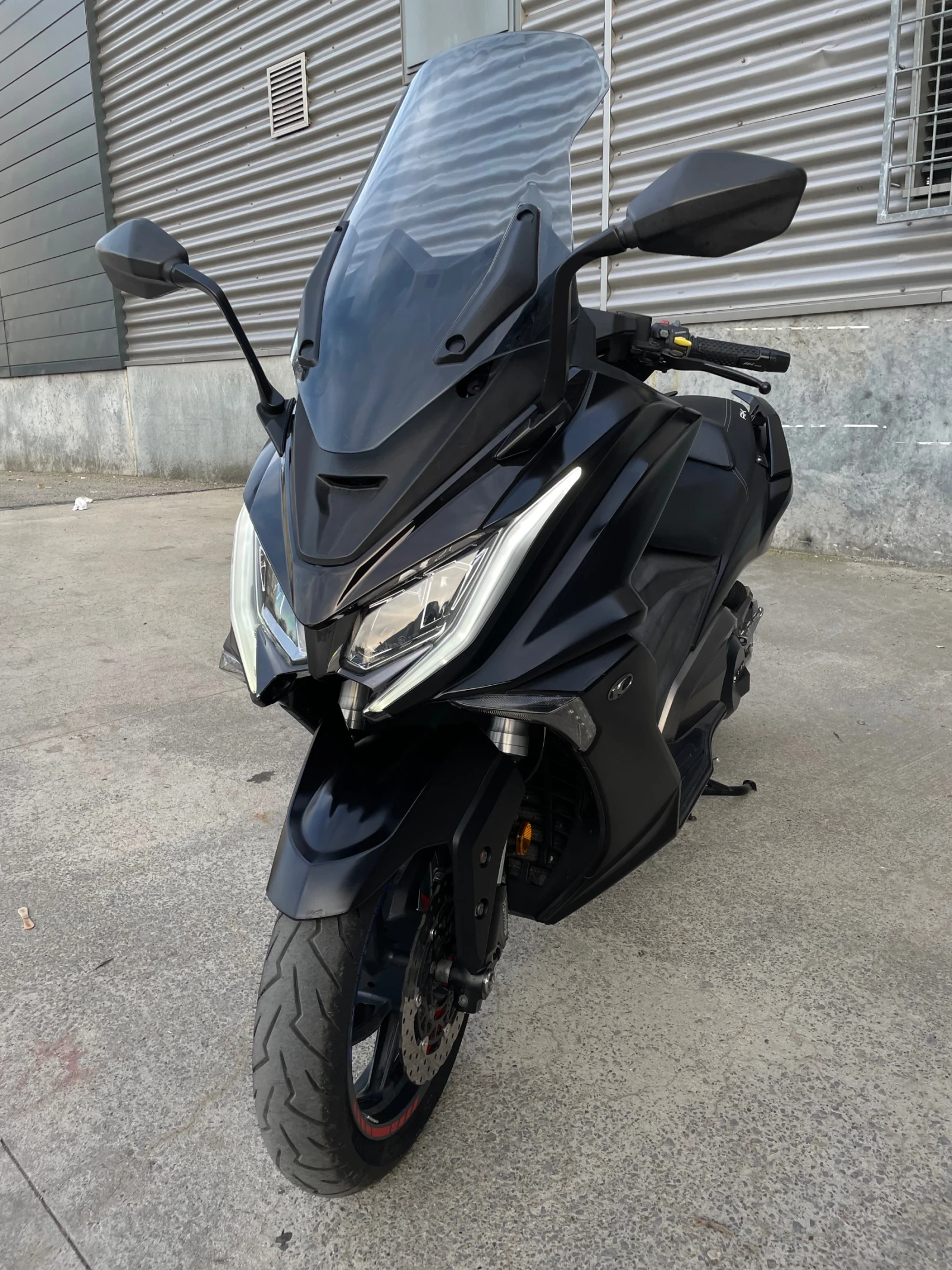 Kymco AK 550 Регистриран* Обслужен* Нови Гуми!, снимка 6 - Мотоциклети и мототехника - 54221192